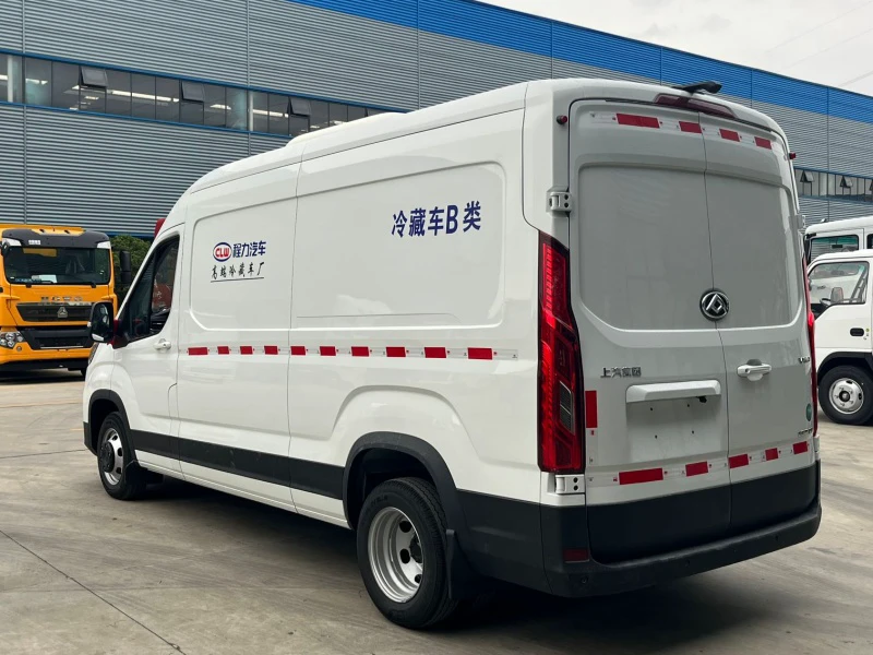 Maxus V90 refrigerated van