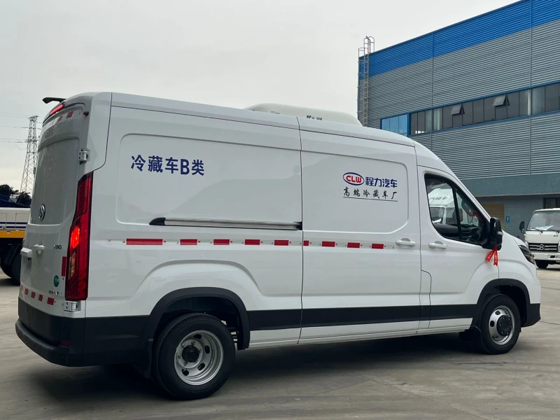 Maxus V90 refrigerated van