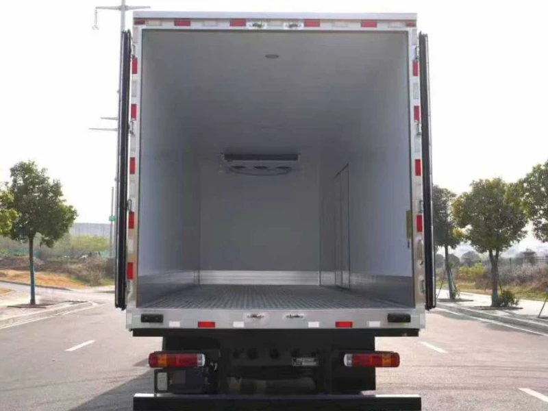 Howo 4x2 7.8m Refrigerated Truck 04 Howo 4x2 7.8m Refrigerated Truck 04
