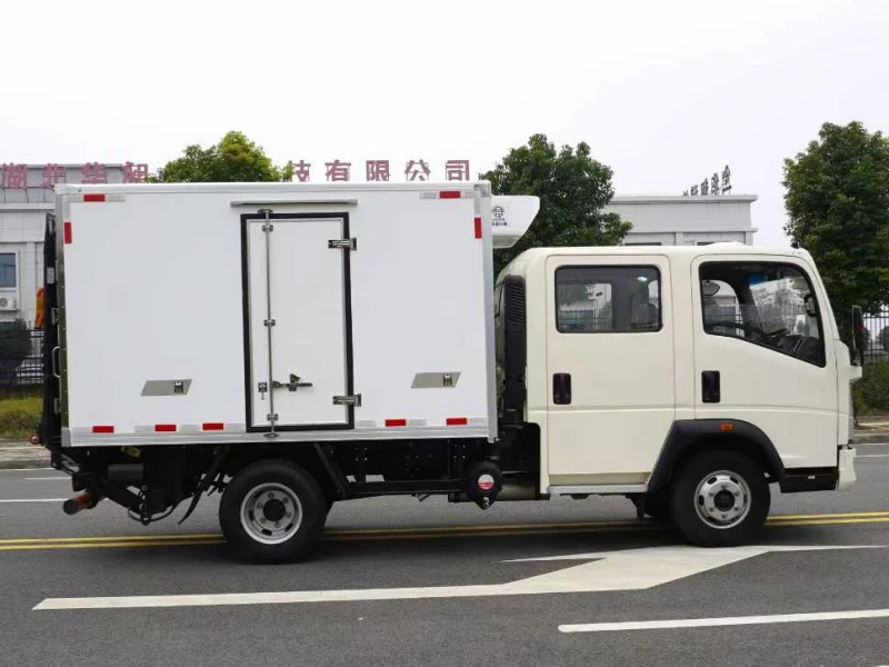 Sinotruk Double Cab Refrigerated Truck 07 Sinotruk Double Cab Refrigerated Truck 07