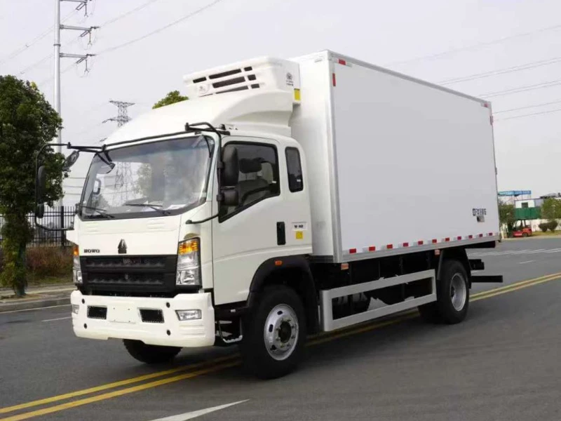 Sinotruk 4x2 5m Refrigerated Truck