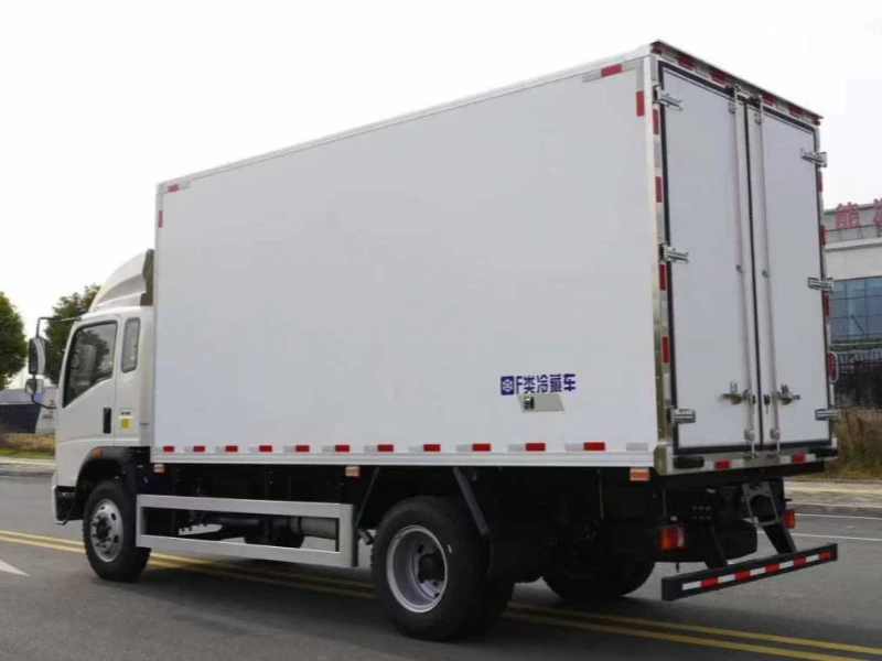 Sinotruk 4x2 5m Refrigerated Truck