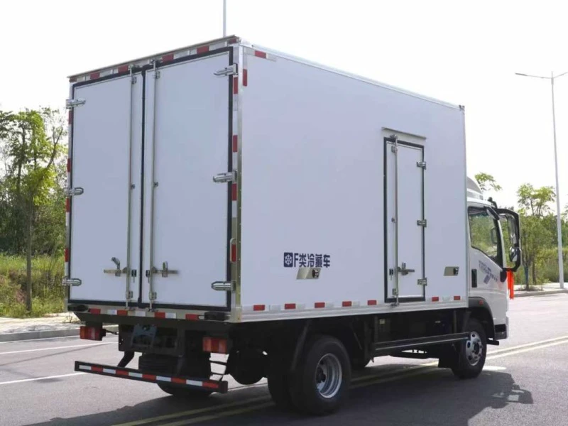 Howo T5 Wide Body Refrigerated Truck