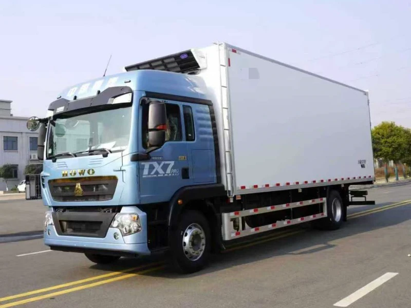 Howo 4x2 7.8m Refrigerated Truck