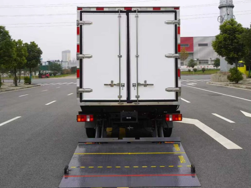 Sinotruk Double Cab Refrigerated Truck 05 Sinotruk Double Cab Refrigerated Truck 05