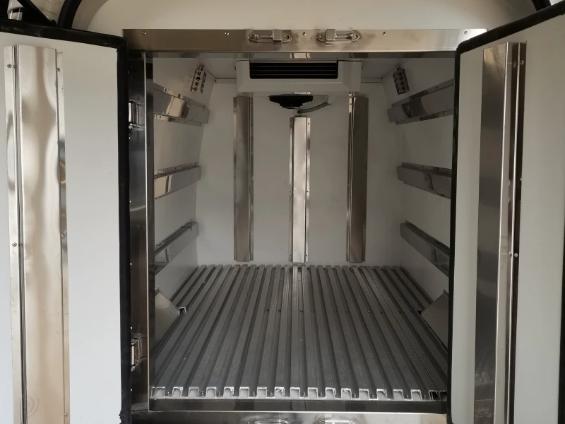 Chang'an V3 bread refrigerated truck 03 Chang'an V3 bread refrigerated truck 03