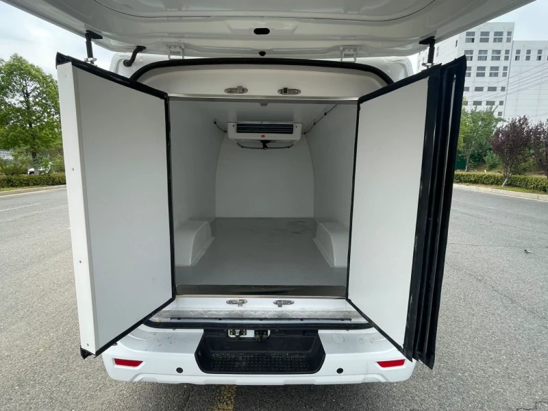 Chang'an Ruixing EM80 Electric Refrigerated Truck 03 Chang'an Ruixing EM80 Electric Refrigerated Truck 03