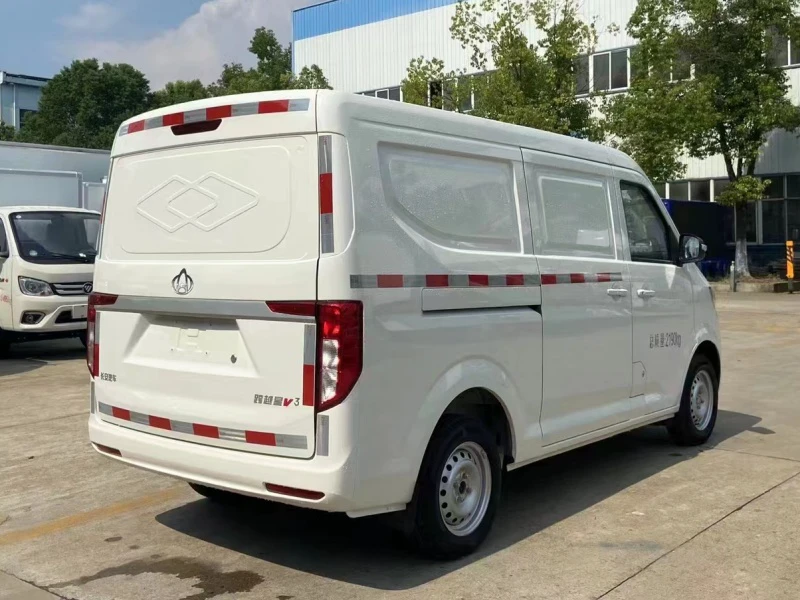 Chang'an V3 bread refrigerated truck 02 Chang'an V3 bread refrigerated truck 02