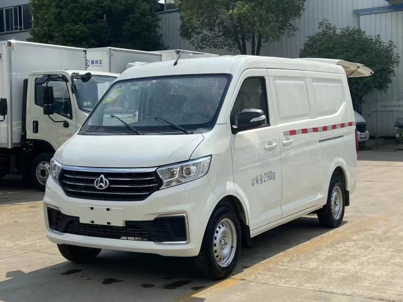 Chang'an V3 bread refrigerated truck 01 Chang'an V3 bread refrigerated truck 01