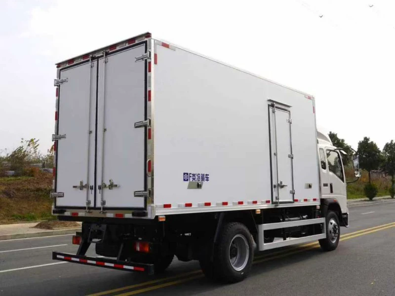 Sinotruk 4x2 5m Refrigerated Truck