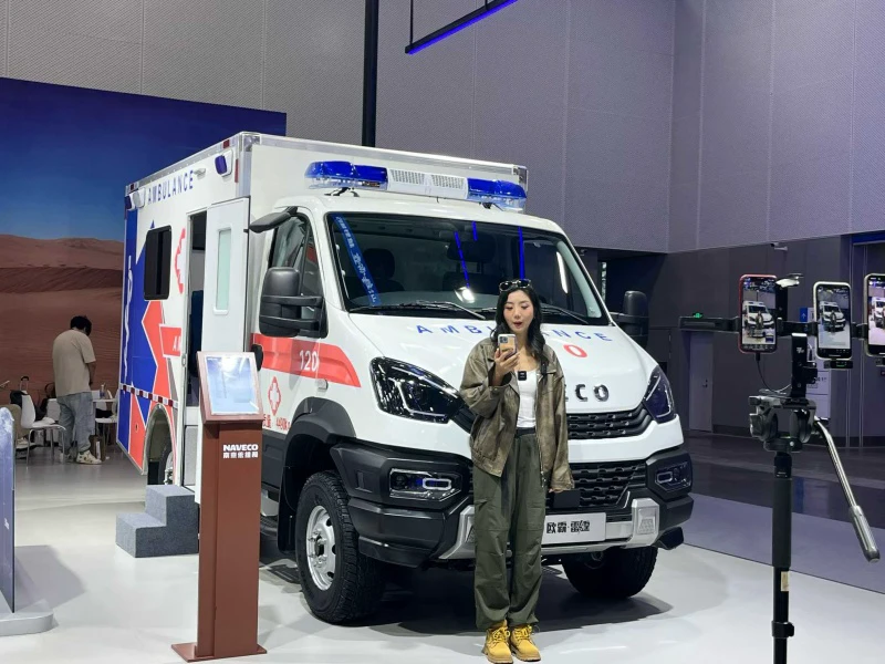 IVECO 4x4 Thunder Shelter Ambulance