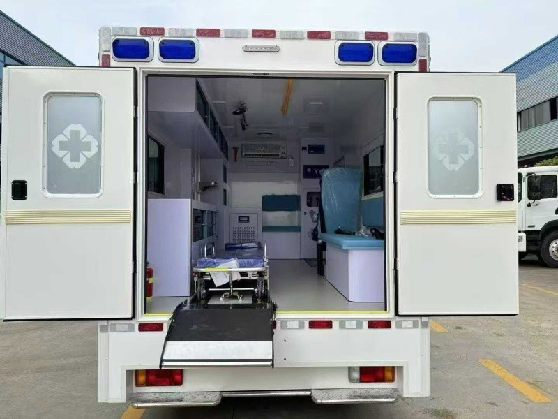 IVECO 4x4 Ambulance