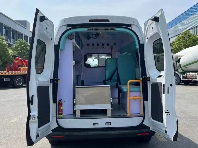 Right-Hand Drive IVECO Electric ICU Ambulance 03 Right-Hand Drive IVECO Electric ICU Ambulance 03