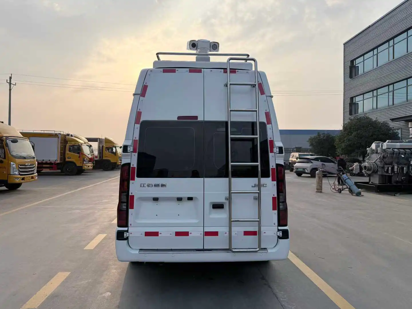 JMC 4×2 Communication Command Vehicle