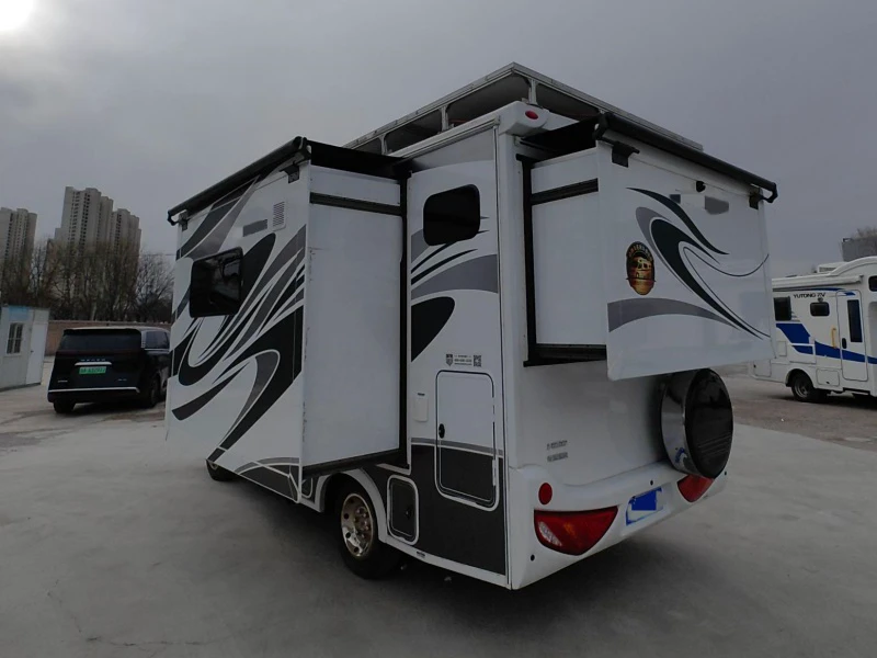 Iveco 4x2 Expandable Motorhome