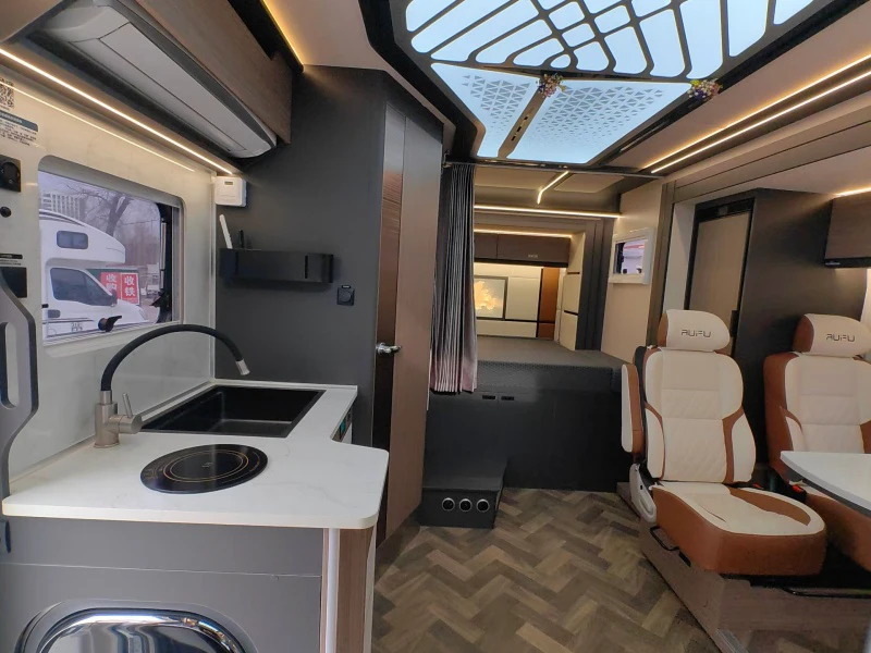 Iveco 4x2 Expandable Motorhome