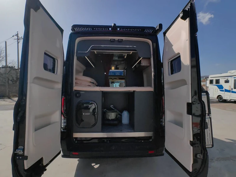 Ford 4x2 T8 Class B Motorhome