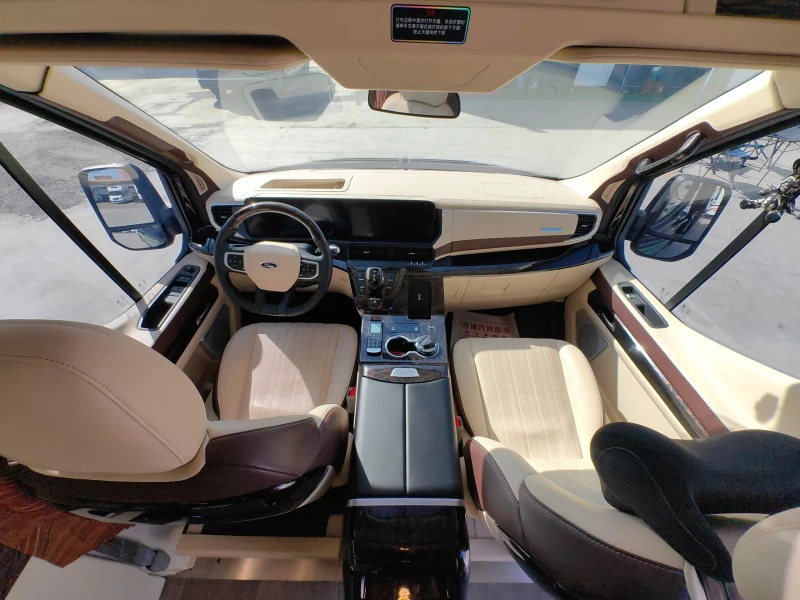 Ford 4x2 T8 Class B Motorhome