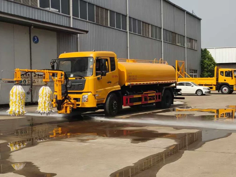 DFAC Tianjin 4×2 Guardrail Cleaning Truck