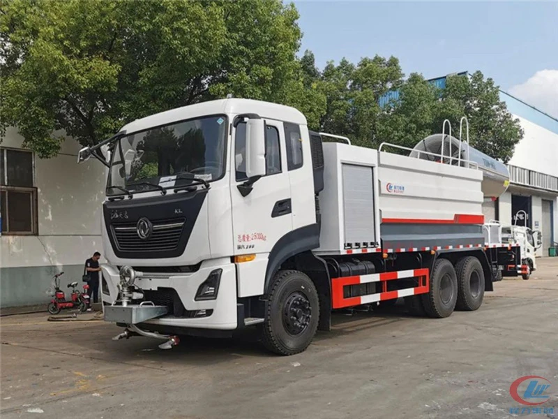 DFAC 6×4 water sprinkler truck 10 DFAC 6×4 water sprinkler truck 10