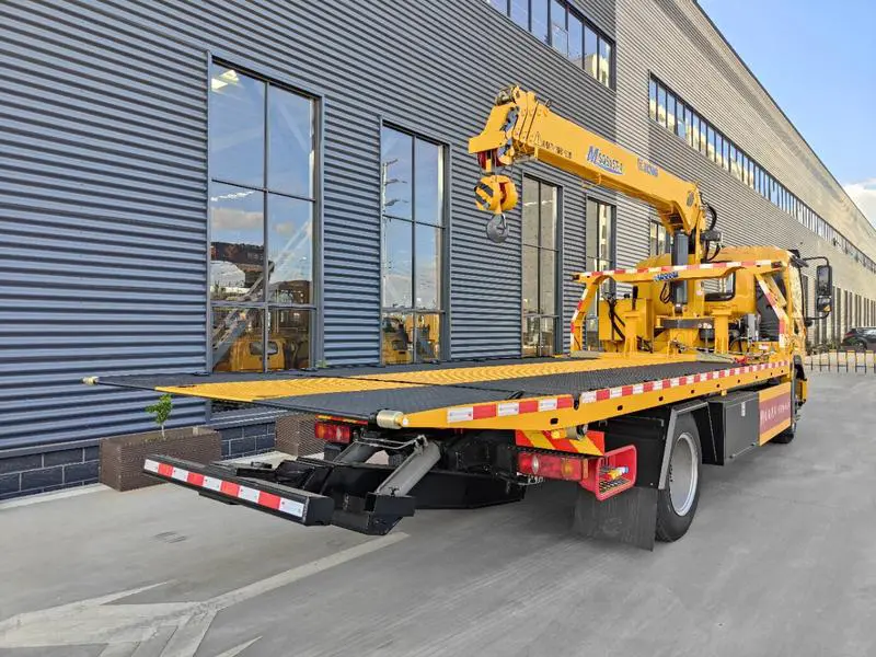 DFAC D1L Two-Car Wrecker with 8T Crane