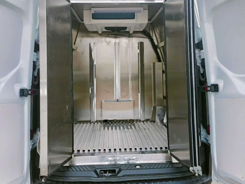 Vaccine Refrigerated Truck 02