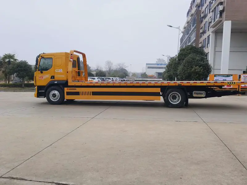 DFAC Liuzhou 4×2 Heavy-Duty Wrecker