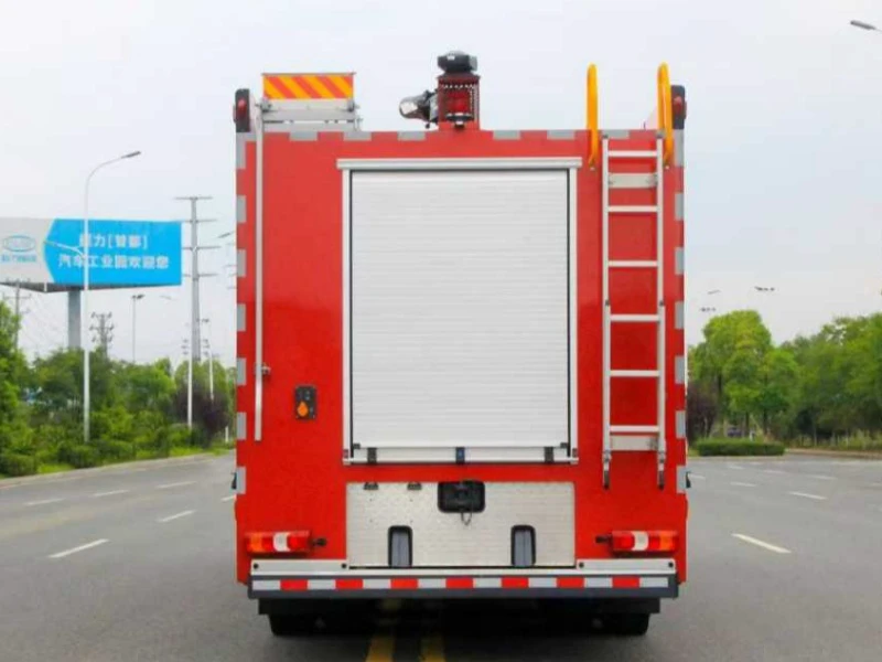 Mercedes-Benz 8×4 Foam Fire Truck 03