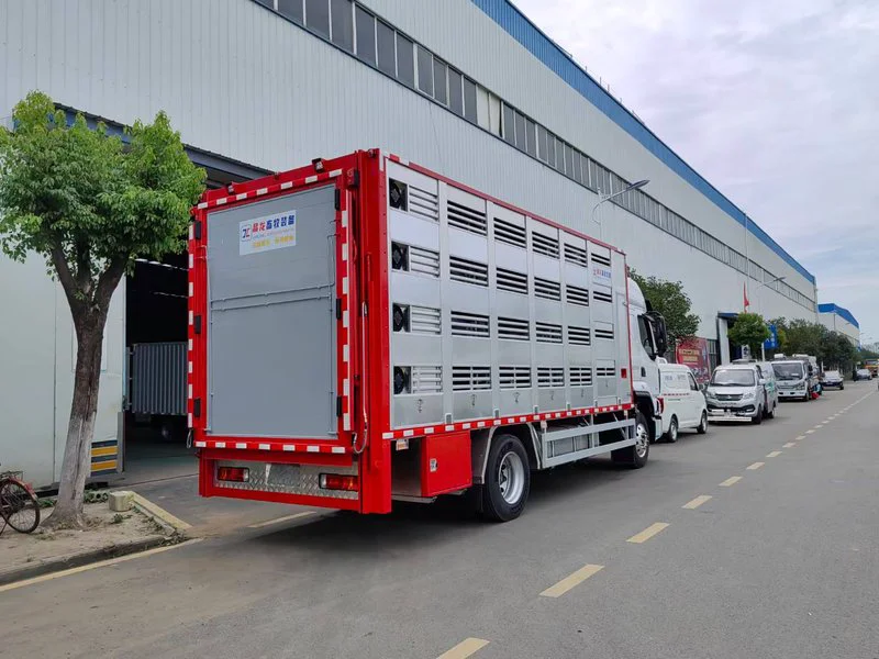 DFAC Liuzhou 4x2 Livestock Transport Truck 06 DFAC Liuzhou 4x2 Livestock Transport Truck 06