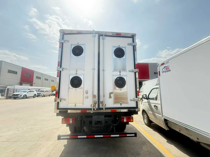 HOWO Chick Transport Vehicle