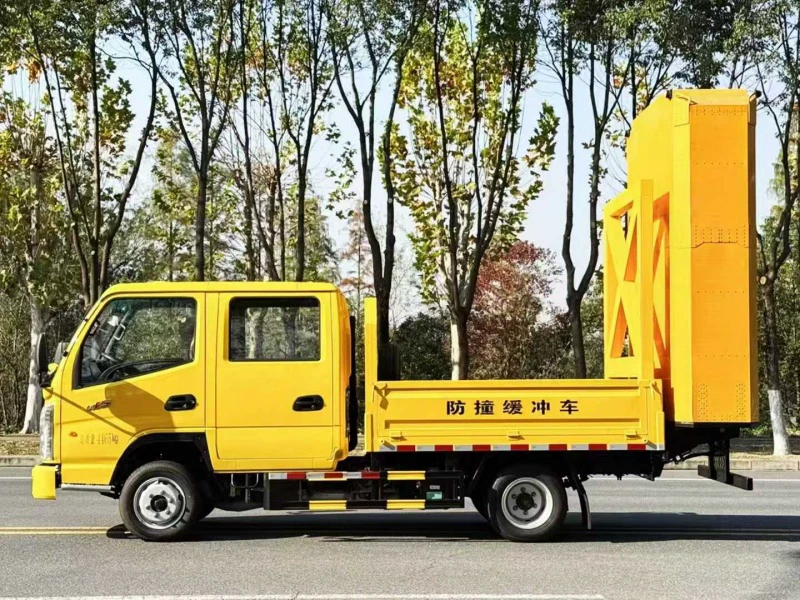 DFAC Crash Cushion Truck