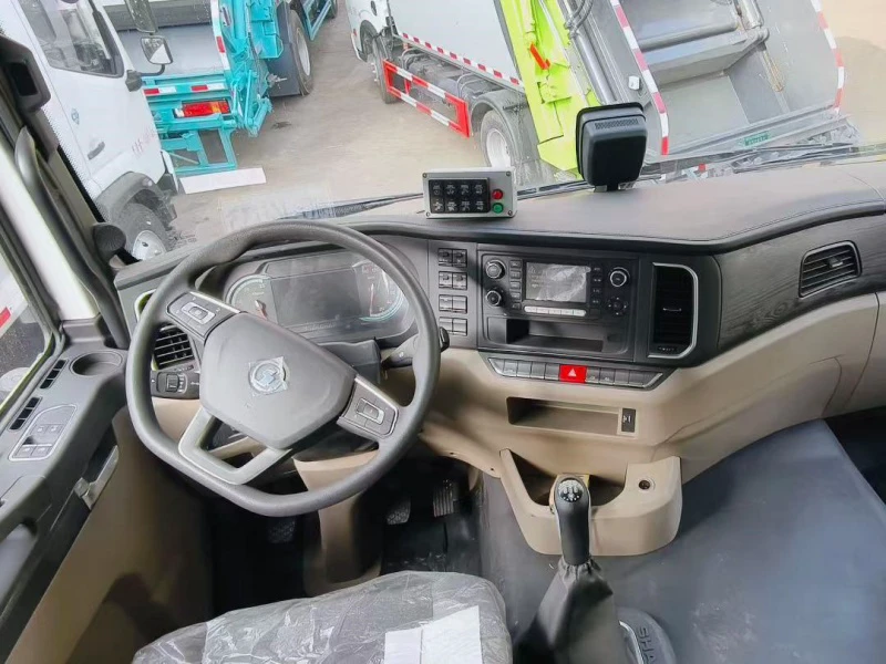 Shacman 8×4 38cbm Compressed Garbage Truck