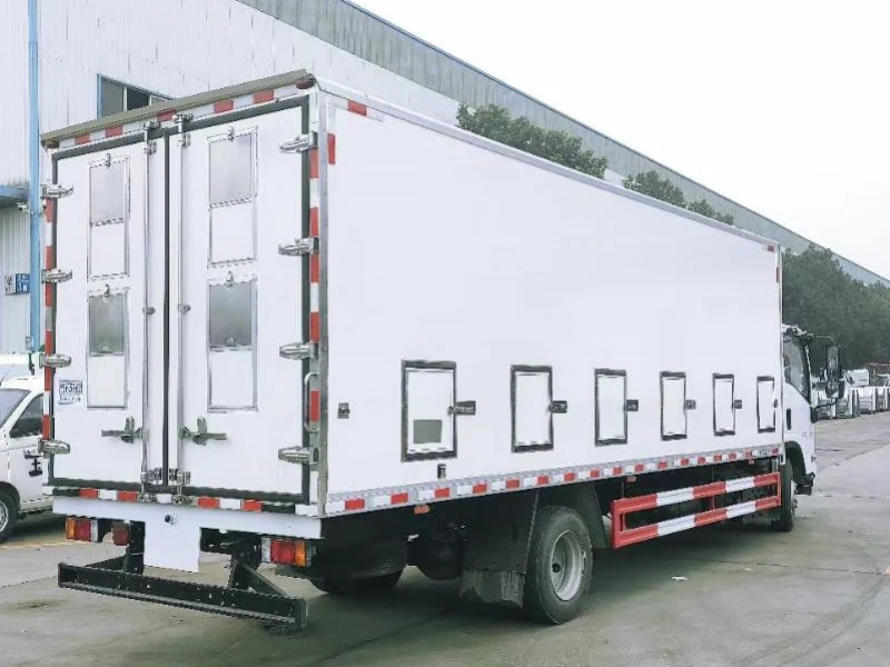 ISUZU 700P Chick Transport Truck