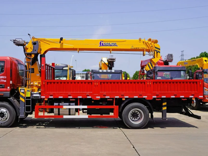 Foton 4×2 8-Ton 5-Section Boom Crane Truck 04 Foton 4×2 8-Ton 5-Section Boom Crane Truck 04