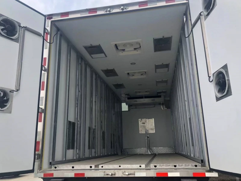 DFAC D9 Chick Transport Truck