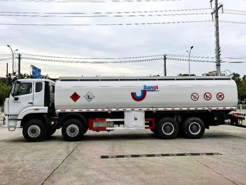 Sinotruk Howo 8×4 Oil Tanker Truck