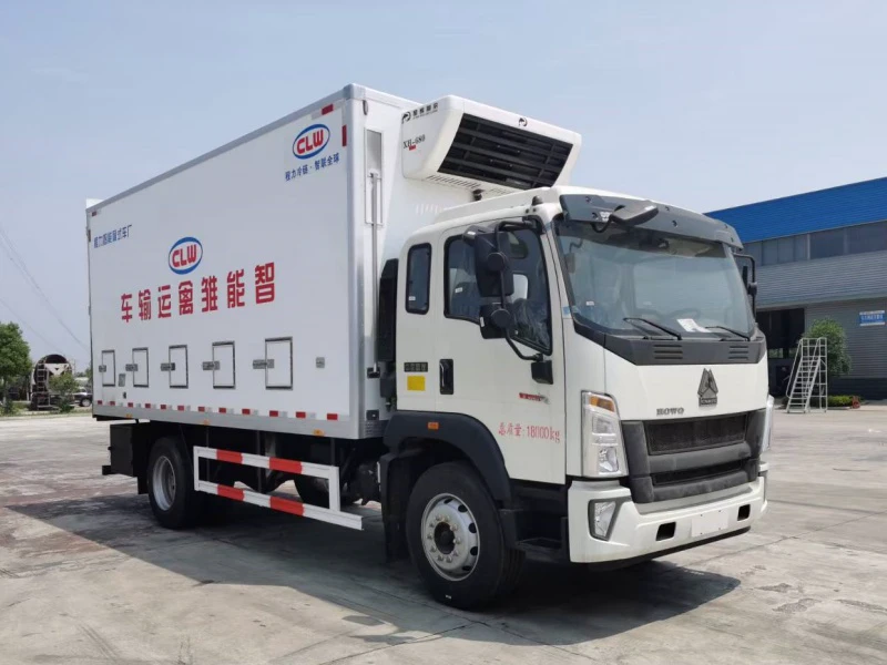 Sinotruk Howo G5X Chick Transport Truck 01 Sinotruk Howo G5X Chick Transport Truck 01