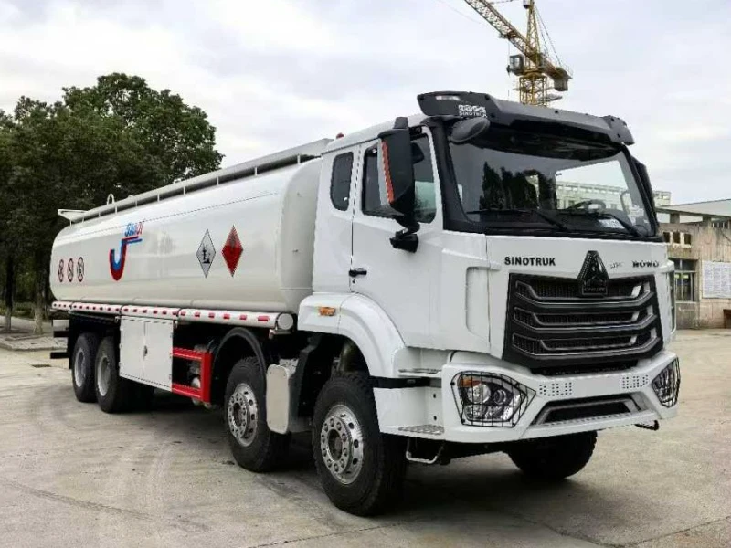 Sinotruk Howo 8×4 Oil Tanker Truck
