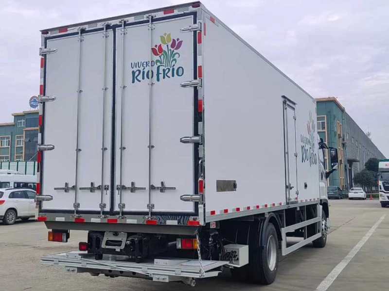 ISUZU GIGA 4×2 Refrigerated Truck