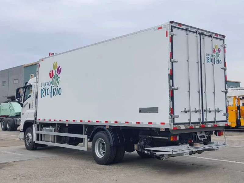 ISUZU GIGA 4×2 Refrigerated Truck 05 ISUZU GIGA 4×2 Refrigerated Truck 05