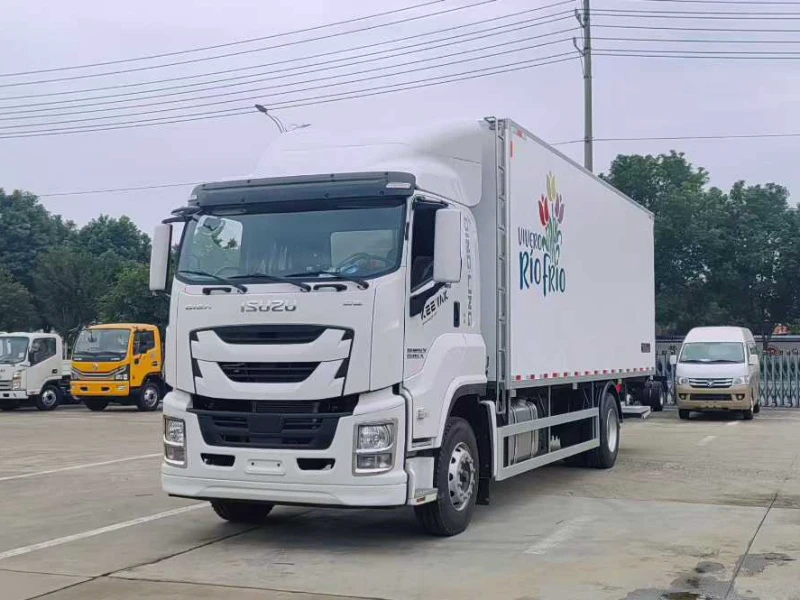 ISUZU GIGA 4×2 Refrigerated Truck