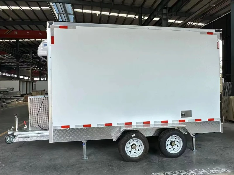 Full-Trailer Refrigerated Truck 03 Full-Trailer Refrigerated Truck 03