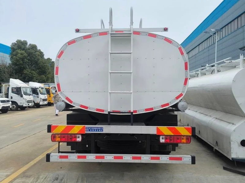 FAW 4×2 Edible Oil Transport Truck 05 FAW 4×2 Edible Oil Transport Truck 05