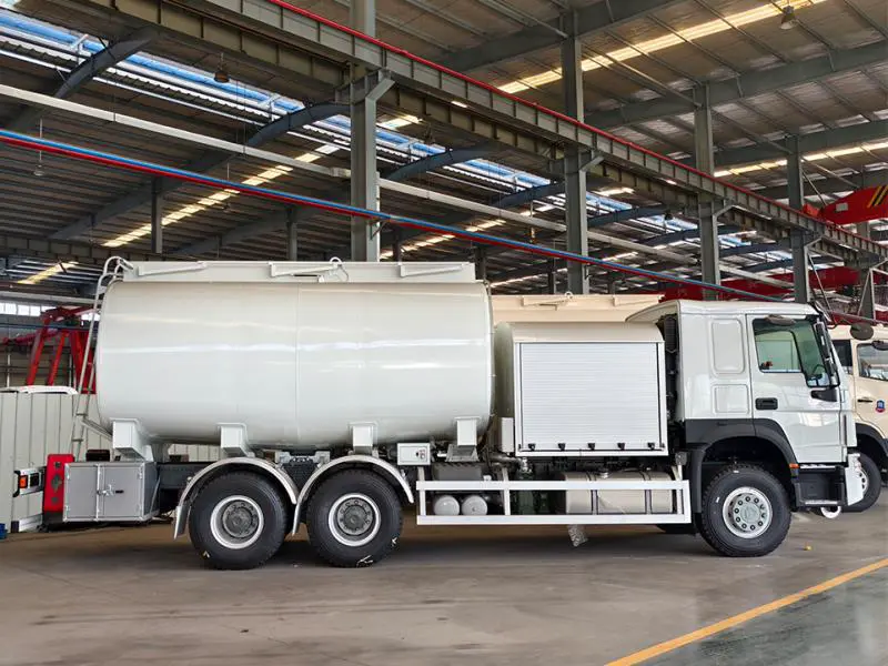 HOWO 6×4 20,000L Aviation Refueling Truck