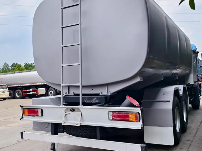 CLW 6×4 20,000L Aviation Refueling Truck