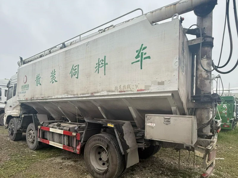 Used Dongfeng D3V Bulk Feed Truck 03 Used Dongfeng D3V Bulk Feed Truck 03