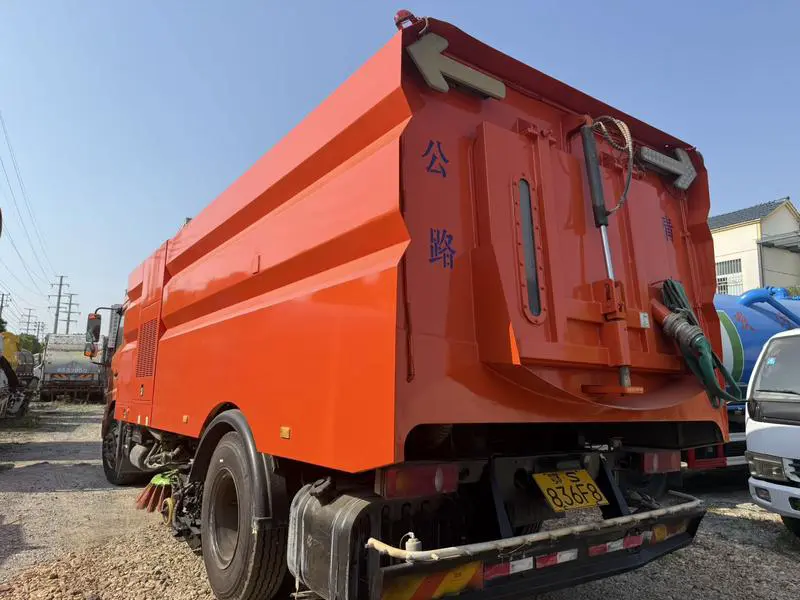 Used Dongfeng Tianjin Road Sweeper Truck