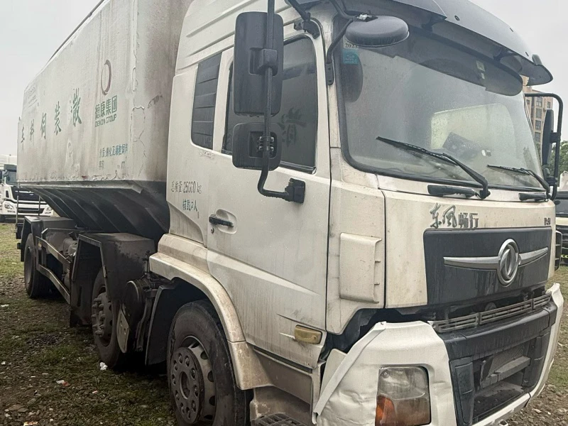Used Dongfeng D3V Bulk Feed Truck 01 Used Dongfeng D3V Bulk Feed Truck 01