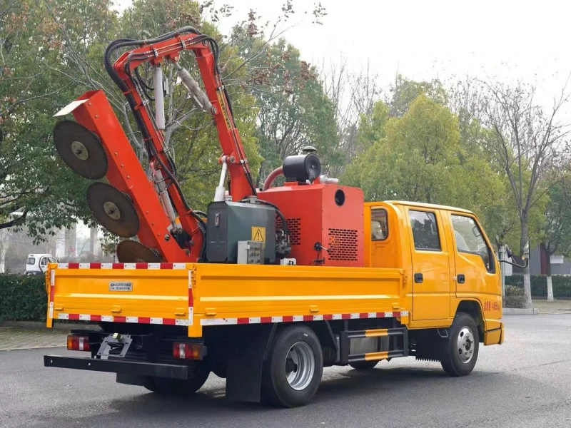 JMC Folding Arm Hedge Trimming Truck