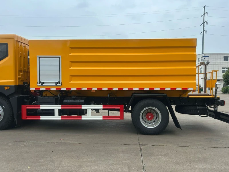 Dongfeng D9 Highway Guardrail Cleaning Truck 03 Dongfeng D9 Highway Guardrail Cleaning Truck 03
